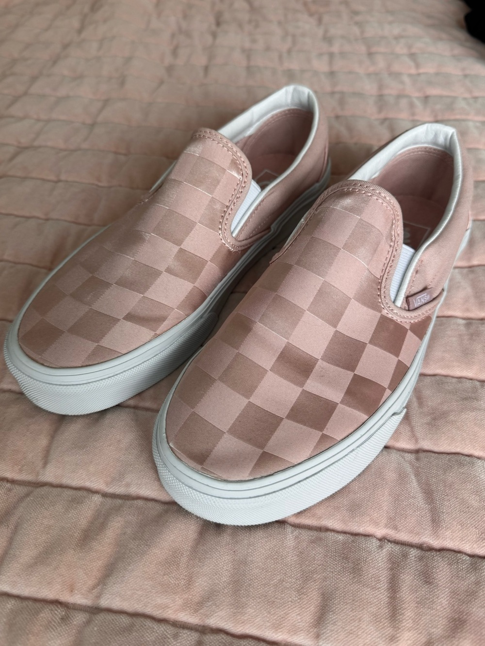 Vans Classic Slip-On Satin Checkerboard Blush Pink Sneakers Women’s Size 9 - Picture 2 of 3
